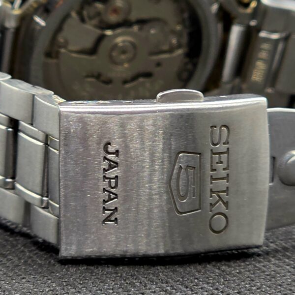 2026/08/5833-scaled.jpg Seiko 5 SNKL57K